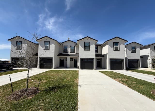 3-bedroom rental at 8319 Via Pisa Unit UNIT 102 in San Antonio TX