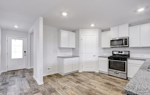 4-bedroom rental at 22224 Backspin in San Antonio, TX — photo 4