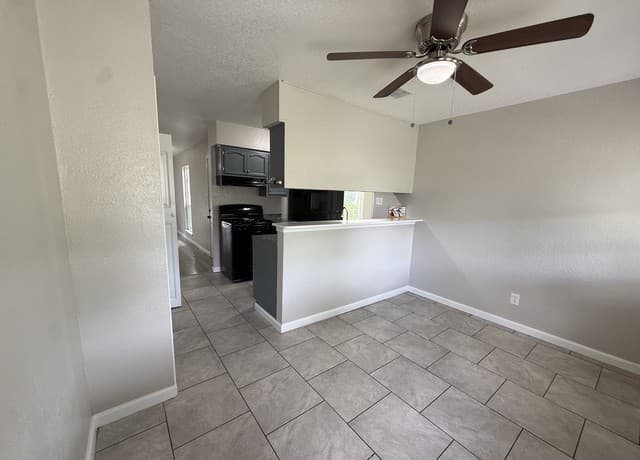 3-bedroom rental at 4911 Tennyson Dr in San Antonio, TX — photo 5
