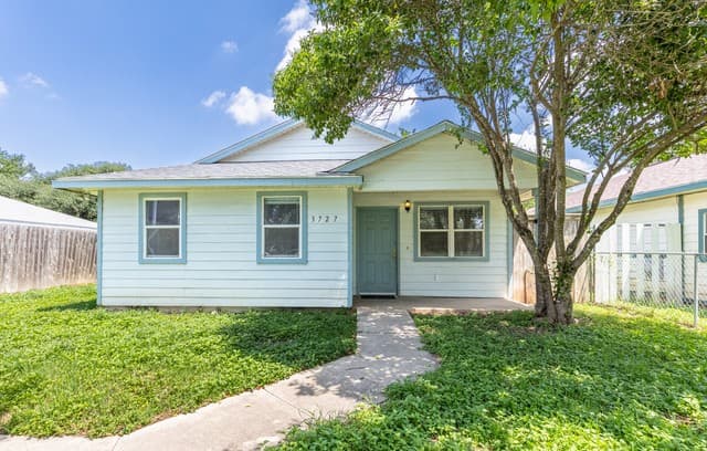 3-bedroom rental at 3727 Aragon Dr in San Antonio TX