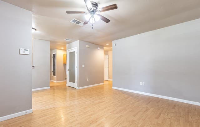 3-bedroom rental at 3727 Aragon Dr in San Antonio, TX — photo 4