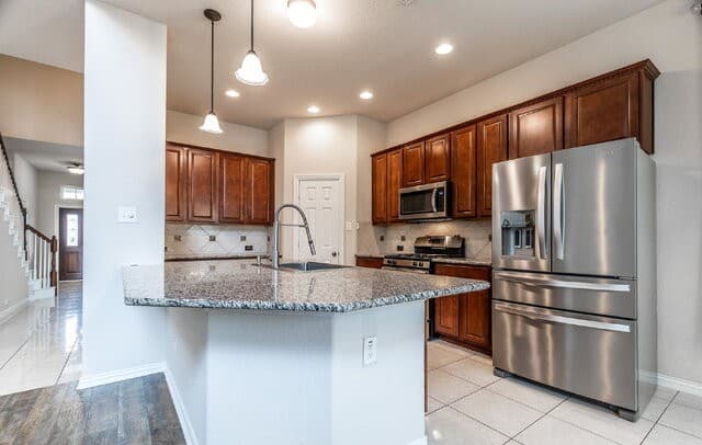 5-bedroom rental at 2118 Antsla Sands in San Antonio, TX — photo 3