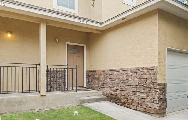 3-bedroom rental at 4917 Appleseed Court in San Antonio, TX — photo 3
