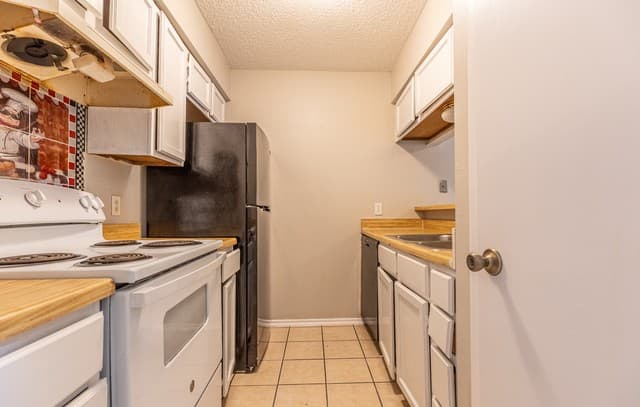 2-bedroom rental at 4903 Ty Terrace St Unit 3 in San Antonio, TX — photo 5
