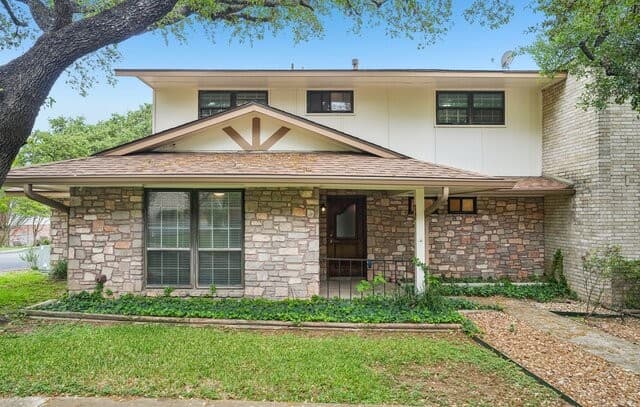 4-bedroom rental at 6106 Vance Jackson Rd Unit 42 in San Antonio TX