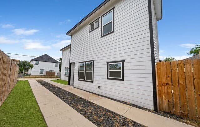 2-bedroom rental at 323 Gabriel Unit 201 in San Antonio TX