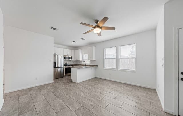 2-bedroom rental at 323 Gabriel Unit 201 in San Antonio, TX — photo 5