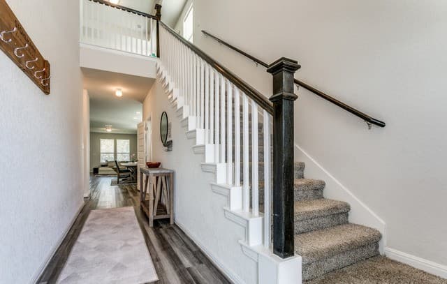 4-bedroom rental at 15051 Summer Lynn Pl in San Antonio, TX — photo 4