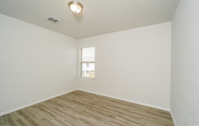 3-bedroom rental at 5107 Moni Rock in San Antonio, TX — photo 5