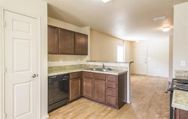 4-bedroom rental at 2242 Fishing Trail in San Antonio, TX — photo 2