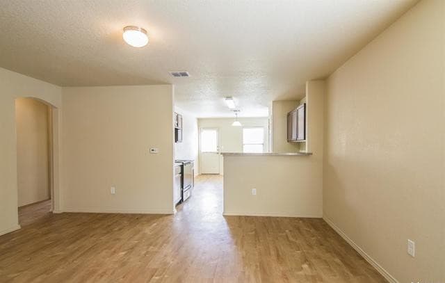 4-bedroom rental at 2242 Fishing Trail in San Antonio, TX — photo 4