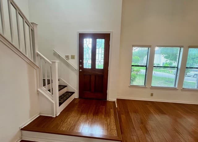 3-bedroom rental at 7734 Oakhill Park Dr in San Antonio, TX — photo 3