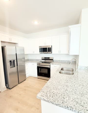 3-bedroom rental at 10219 Tulipwood Run Unit 101 in San Antonio, TX — photo 5