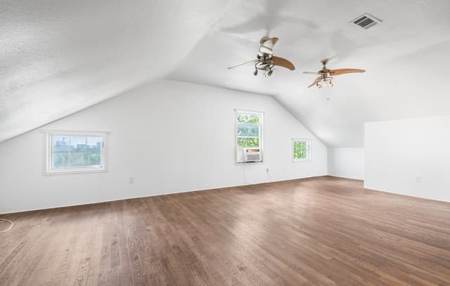 0rental at 235 E Huisache Unit 1303 in San Antonio, TX — photo 5