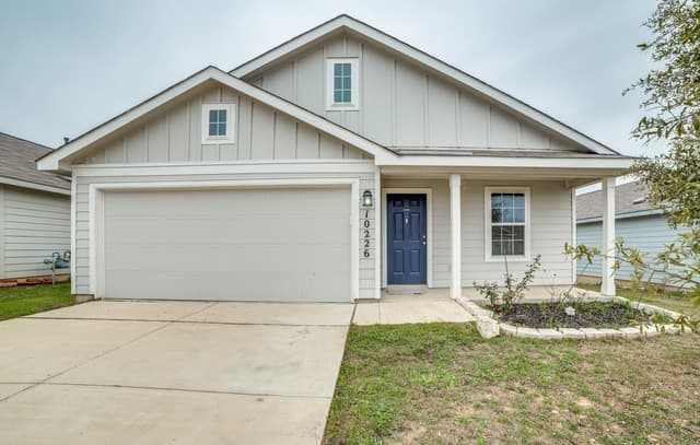 3-bedroom rental at 10226 Robbins Blf in San Antonio TX