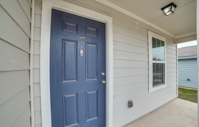 3-bedroom rental at 10226 Robbins Blf in San Antonio, TX — photo 3