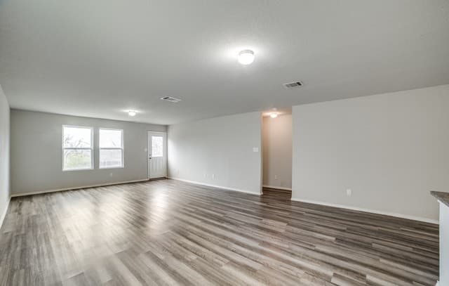 3-bedroom rental at 10226 Robbins Blf in San Antonio, TX — photo 5