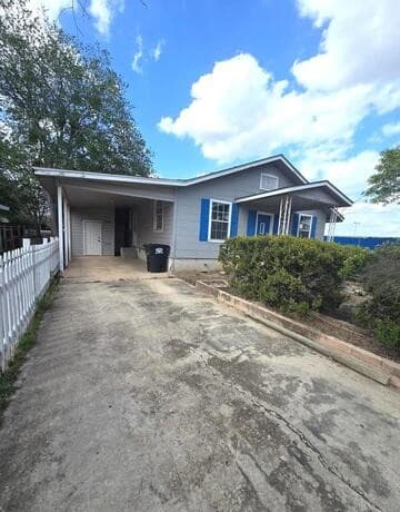 2-bedroom rental at 7965 E. 6th St in Somerset, TX — photo 2
