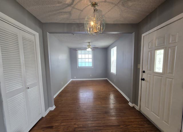 2-bedroom rental at 7965 E. 6th St in Somerset, TX — photo 5