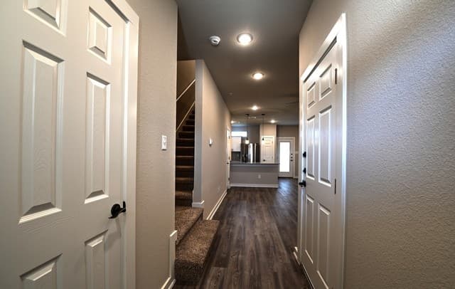 3-bedroom rental at 11318 Clearmine Unit 102 in San Antonio, TX — photo 2