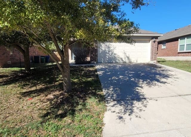 3-bedroom rental at 6503 Ithaca Forest in San Antonio, TX — photo 2