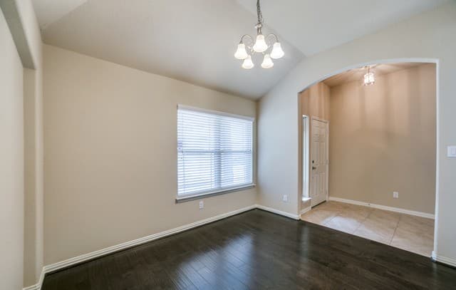 3-bedroom rental at 5034 Italica in San Antonio, TX — photo 4