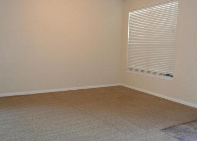5-bedroom rental at 24518 Drew Gap in San Antonio, TX — photo 2