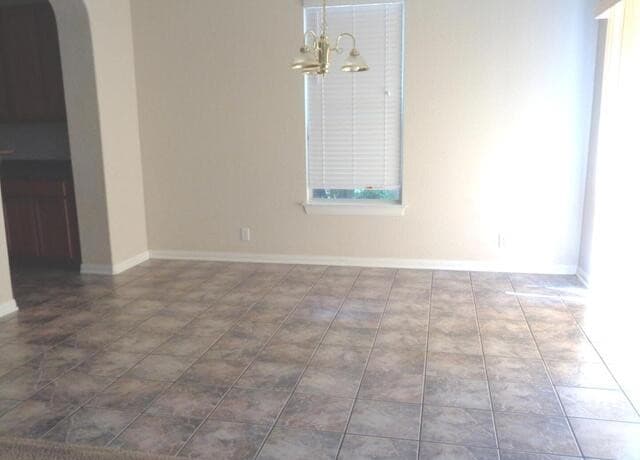 5-bedroom rental at 24518 Drew Gap in San Antonio, TX — photo 5