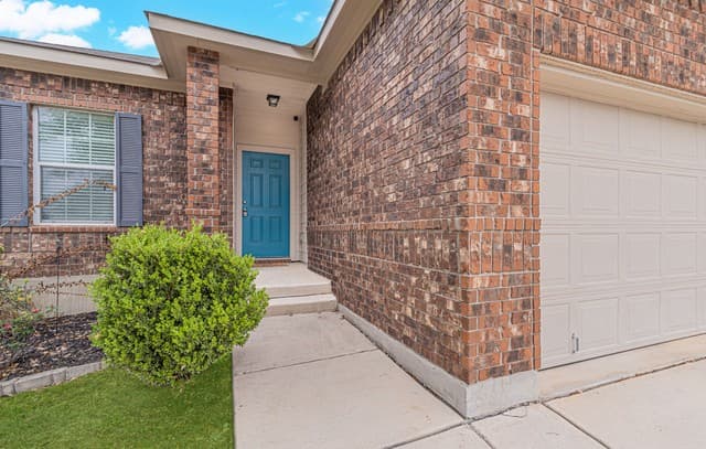4-bedroom rental at 12239 Hamlin in San Antonio, TX — photo 2