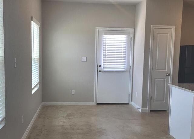 3-bedroom rental at 7911 Dial Ike Dr Unit 502 in San Antonio, TX — photo 3