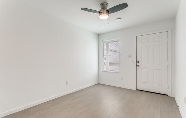 2-bedroom rental at 5010 Primrose in Converse, TX — photo 5
