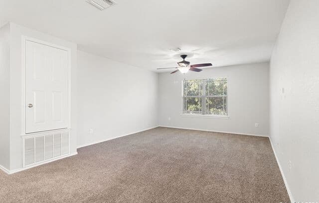 4-bedroom rental at 939 Spello Cir in San Antonio, TX — photo 5