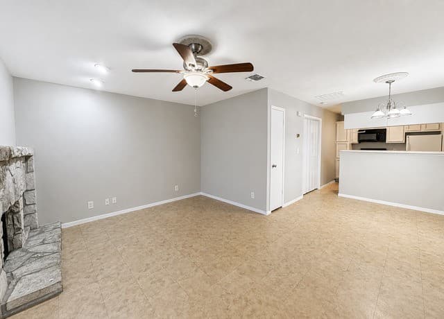 1-bedroom rental at 10527 Perrin Beitel Rd Unit C102 in San Antonio, TX — photo 3