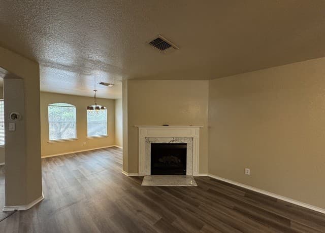 3-bedroom rental at 5629 Poppy Seed Run in Leon Valley, TX — photo 3