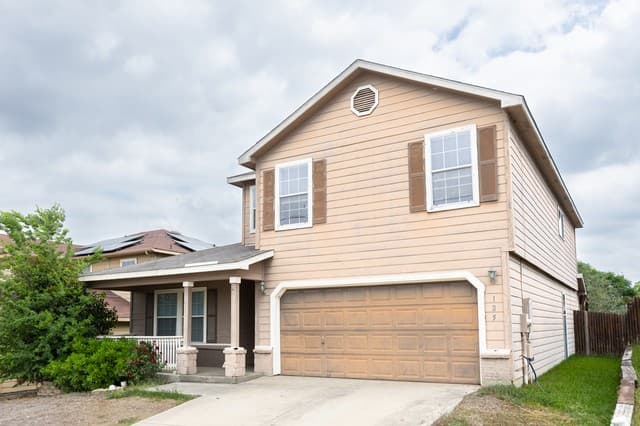 4-bedroom rental at 125 Creek Run in Cibolo, TX — photo 2