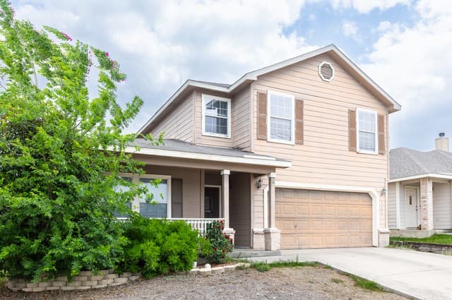 4-bedroom rental at 125 Creek Run in Cibolo, TX — photo 3