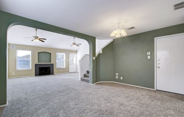 4-bedroom rental at 523 Granite Clf in San Antonio, TX — photo 3