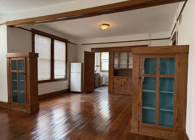 2-bedroom rental at 111 Leigh St Unit 2 in San Antonio, TX — photo 3