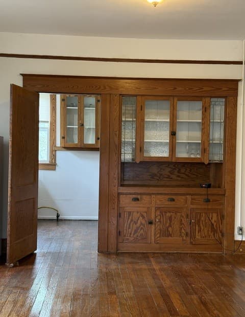 2-bedroom rental at 111 Leigh St Unit 2 in San Antonio, TX — photo 5