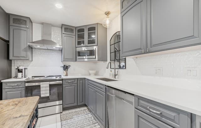 2-bedroom rental at 488 E Olmos Unit #1 Unit 1 in Olmos Park, TX — photo 3