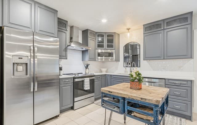 2-bedroom rental at 488 E Olmos Unit #1 Unit 1 in Olmos Park, TX — photo 5