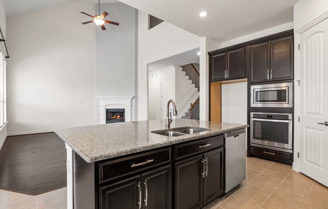 4-bedroom rental at 221 Aspen Dr in Boerne, TX — photo 3