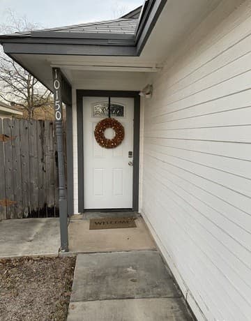 2-bedroom rental at 10150 Woodtrail in San Antonio, TX — photo 3