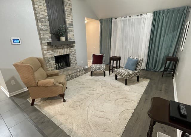 2-bedroom rental at 10150 Woodtrail in San Antonio, TX — photo 4