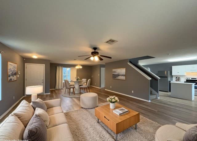 3-bedroom rental at 9011 Laguna Falls in San Antonio, TX — photo 2