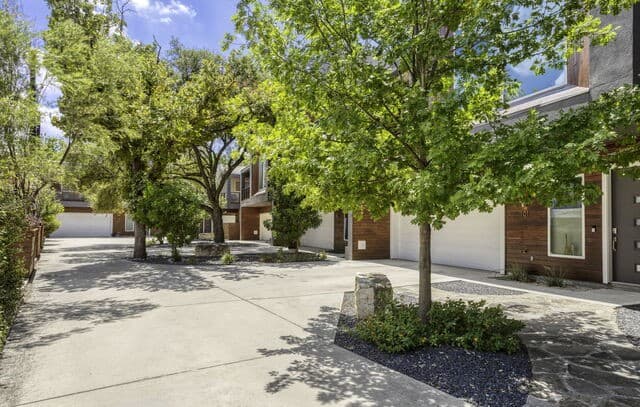 3-bedroom rental at 326 Clay Unit 102 in San Antonio, TX — photo 3