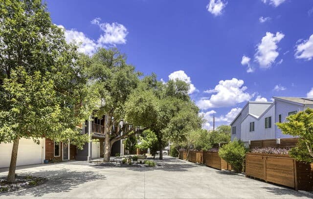 3-bedroom rental at 326 Clay Unit 102 in San Antonio, TX — photo 4
