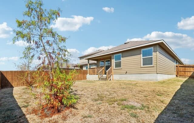 3-bedroom rental at 4042 Bay Leaf Loop in Von Ormy, TX — photo 2