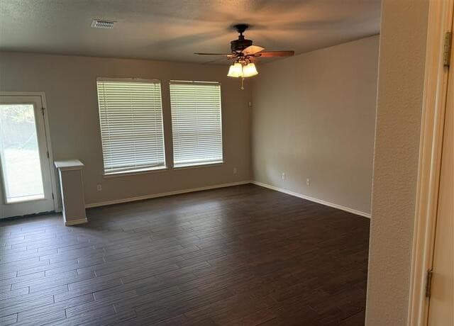 4-bedroom rental at 12214 Painted Daisy in San Antonio, TX — photo 4
