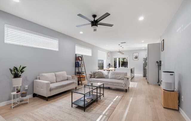 3-bedroom rental at 2107 Schley Ave in San Antonio, TX — photo 3